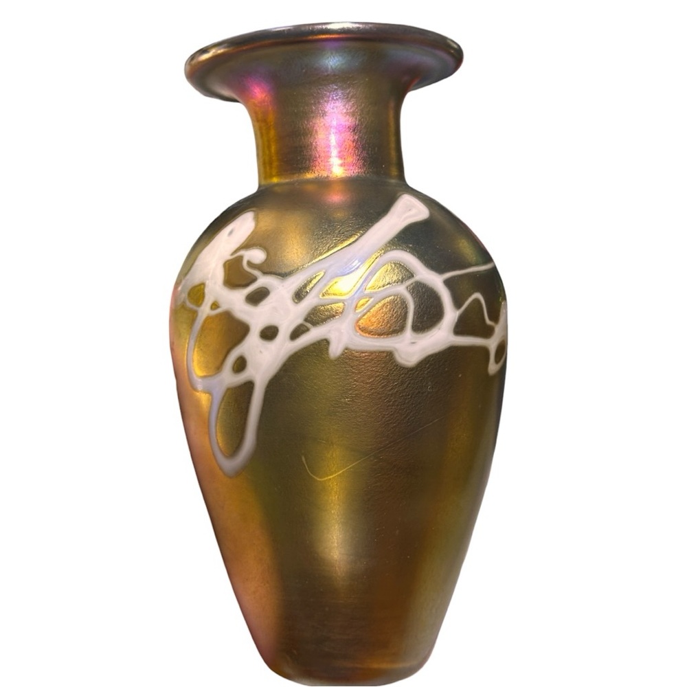 ROBERT HELD Hand Blown Iridescent Spatter Art 7.75” Glass Vase (EUC)